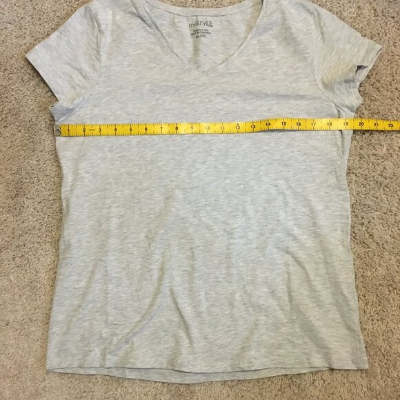 Grey Heathered Cotton V-Neck Stretch Tee - Picture 10 of 13
